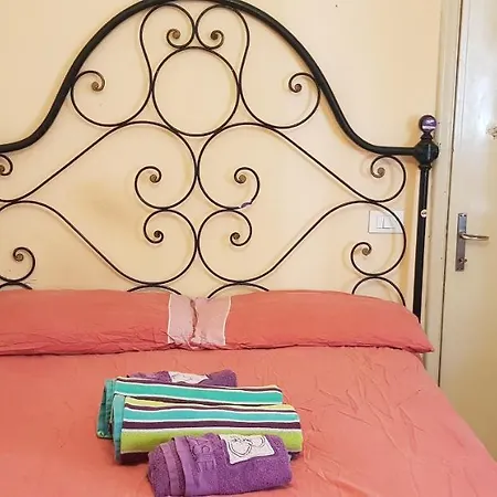 Felicita Quarto em Acomodações Particulares *